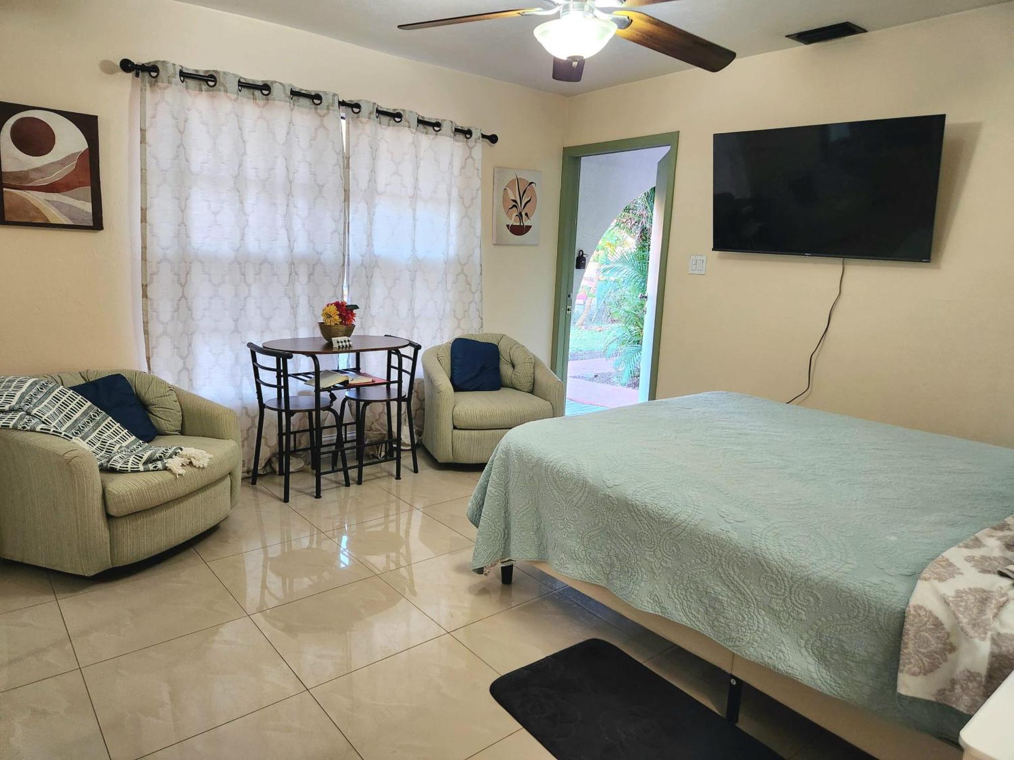 The Green Door Bungalow Naples Exterior photo